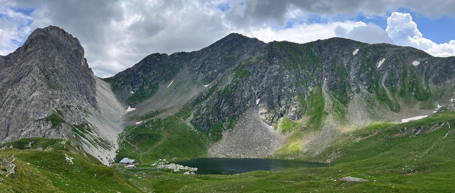 Blick zum Obstansersee mit gleichnamiger Hütte