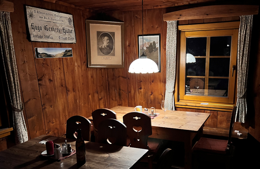 Salzburg-Triest Hugo-Gerbers-Hütte Gastraum