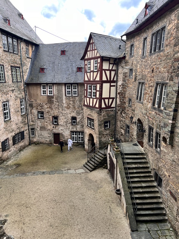 Burg Runkel Innenhof
